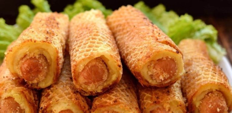 Originální klobásy v těstě – pochoutka, kterou budete chtít vařit znovu a znovu!
