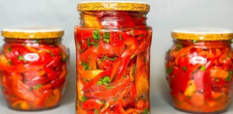 V zimě jsem litovala, že jsem toho nepřipravila víc. Letos to napravím. Bulharský paprika po korejsku! Neuvěřitelně chutné!