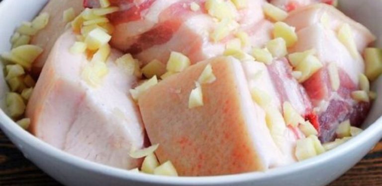 Rychlé marinované sádlo. Sdílím nejlepší recept. Sádlo je velmi jemné a chutné