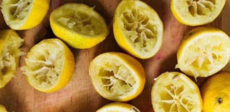 Vymačkané citrony nevyhazujte, jsou velmi cenné a užitečné! 10 způsobů, jak je používat, které vás nechají beze slov!