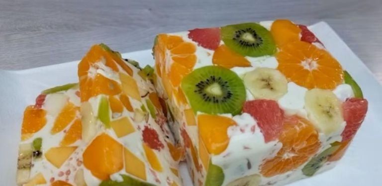 Jednoduchý recept: mléko a ovoce. Chutný dezert bez želatiny