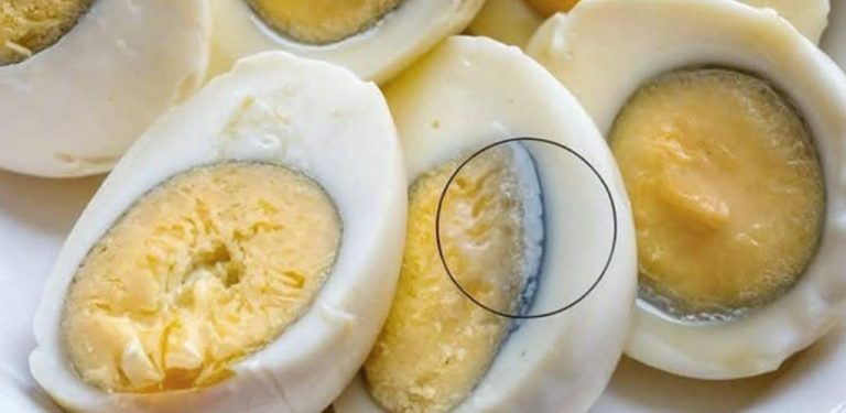 Pokud mají vejce kolem žloutku zelený kroužek, znamená to