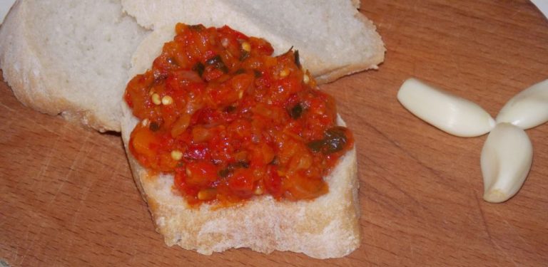 Zeleninový guláš na zimu – tajný recept, který budou chtít všichni sousedi!