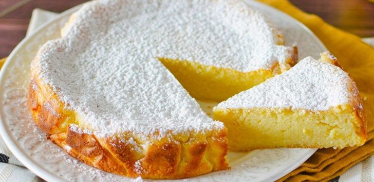 LEHKÝ RICOTTOVÝ A CITRONOVÝ DORT!🍋 Bez másla, bez droždí… ale velmi krémový! Má jedinečnou konzistenci, která se rozplývá v ústech, a vůni, která vás okouzlí hned při prvním soustu