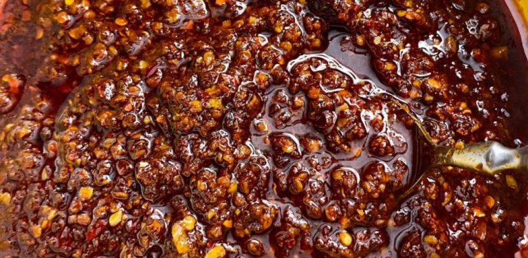 Nejoblíbenější pikantní omáčka k pokrmům. Rychlý, jednoduchý recept s chutí, která “pálí” s potěšením
