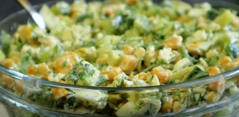Chutný salát za 5 minut! Všichni budou nadšení! Recept na tento salát vznikl náhodou. Nedávno jsem stála u ledničky a v určitém okamžiku jsem si jasně uvědomila, že…