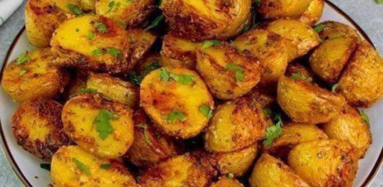 Recept hvězdného šéfkuchaře: lahodné máslové brambory – nejchutnější příloha