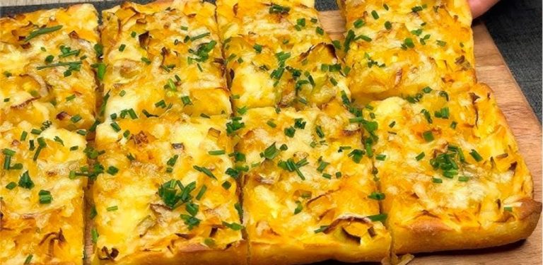 Bramborový koláč „Po venkovsku“ – chuť a vůně dětství! Jemná bramborová náplň, měkké těsto a pohoda domácí kuchyně v každém kousku! Určitě ho připravte – rodina bude nadšená!