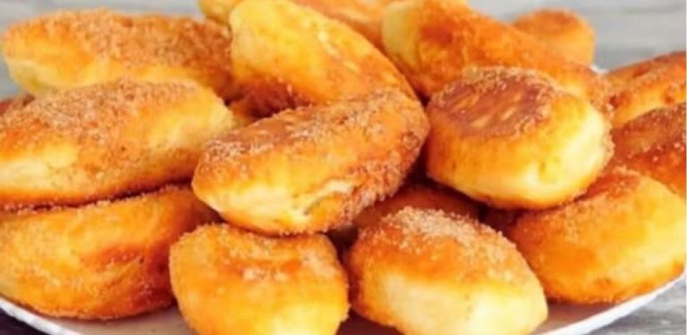 Smíchala jsem vejce a jablko a dostala jsem hromadu lahodných koláčků! Nejlenivější recept, jaký jsem kdy viděla.