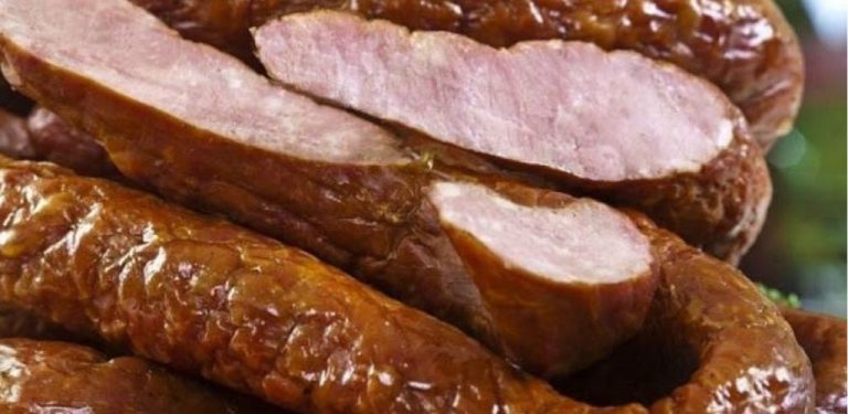 Domácí vařená játrová klobása – ta pravá, jako od babičky!