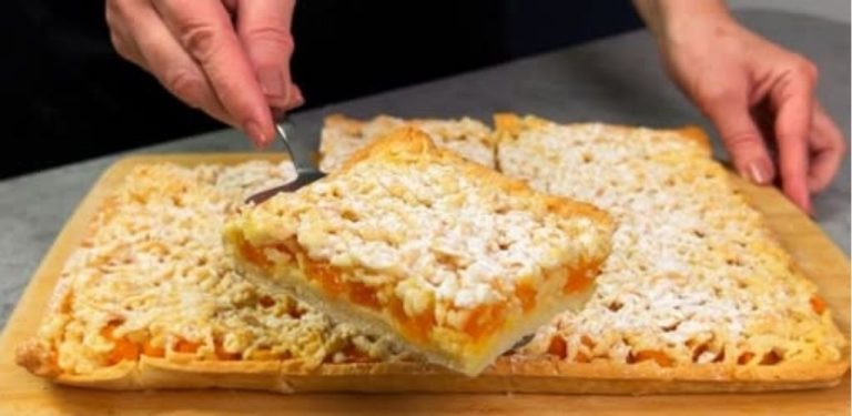 Strouhaný koláč s dýňovou náplní. Ten, který se kdysi pekl v každém domě.