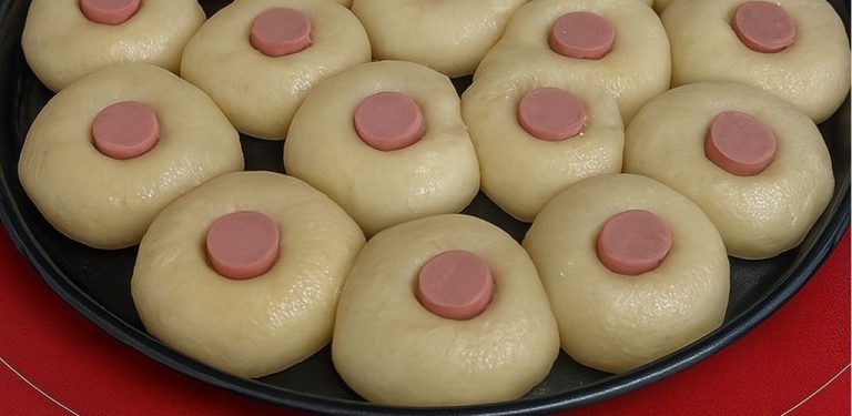 Jemné housky s párky