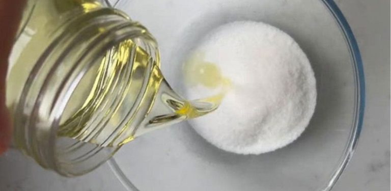 1 lžíce ricinového oleje + 1 lžíce jedlé sody – zázračná směs s viditelným účinkem již po prvním použití…