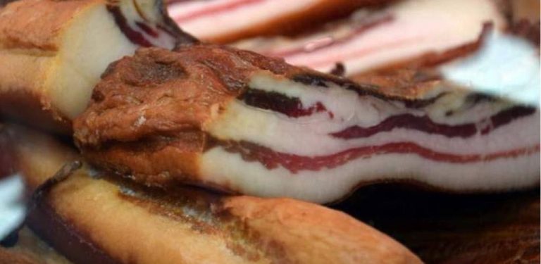 Nejchutnější slanina, která se rozplývá na jazyku, připravená podle starého receptu našich předků.
