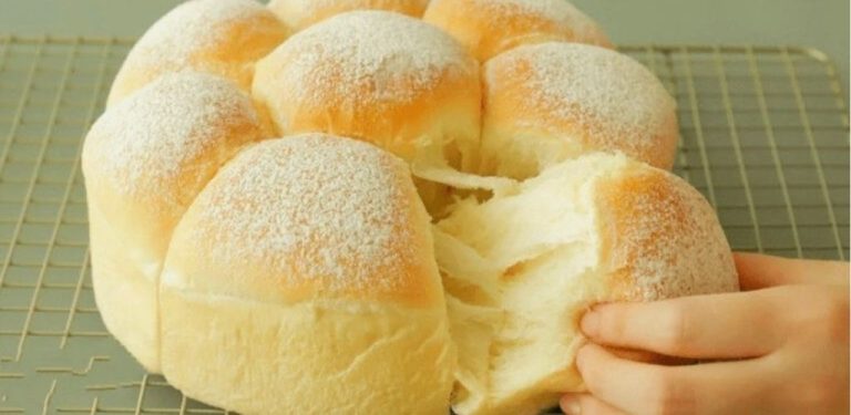 Sladká vzpomínka – buchty jako od babičky Upřímně řečeno, kuchyně nádherně voní a já se okamžitě cítím jako v dětství. A ano, opravdu vydrží čerstvé několik dní.