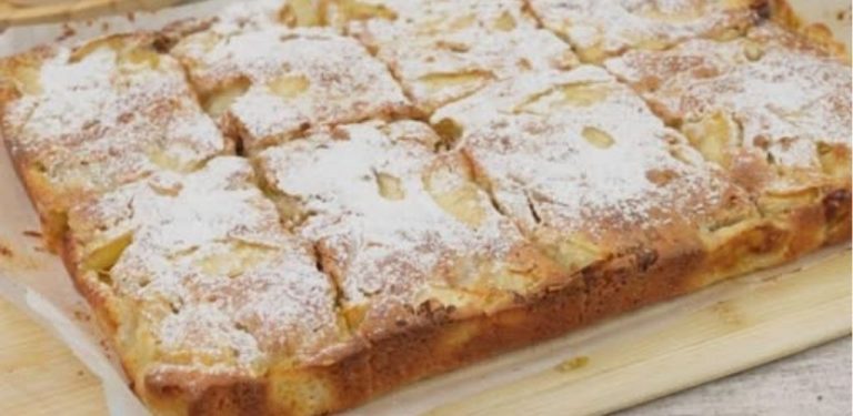 Nesrovnatelný jablečný koláč: více jablek než těsta