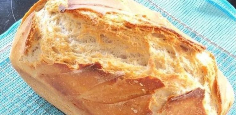 Už nikdy nebudu kupovat chleba! 🍞 Tento domácí chléb je hotový raz dva a chutná lépe než z pekárny.