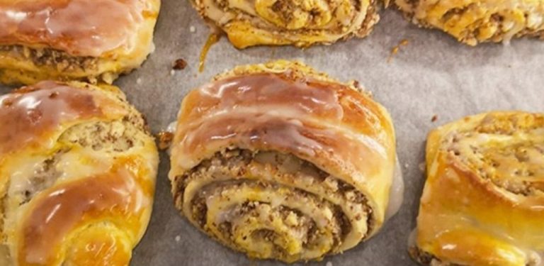 Voňavé ořechové rolky hotové za 30 minut: jednoduchý recept, který zvládne každý