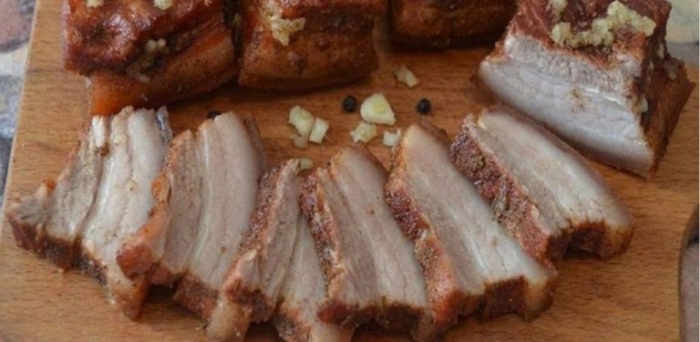 Slanina vařená v cibulových slupkách – nejlepší a nejchutnější způsob přípravy vepřové slaniny …