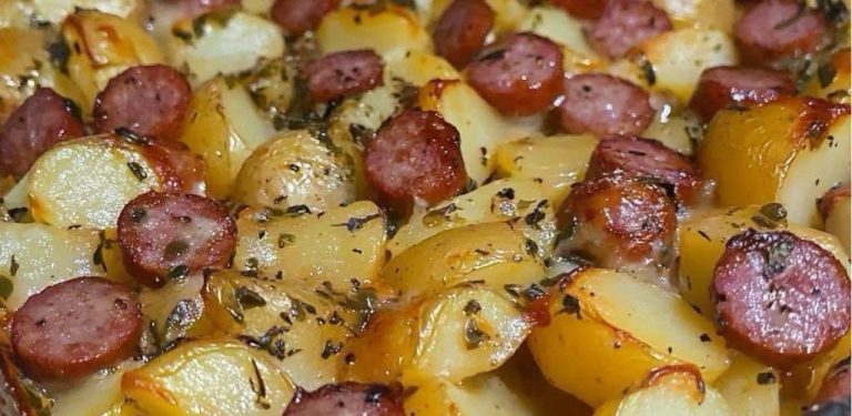 Uzená klobása a bramborový nákyp – jednoduché, přizpůsobivé a chutné