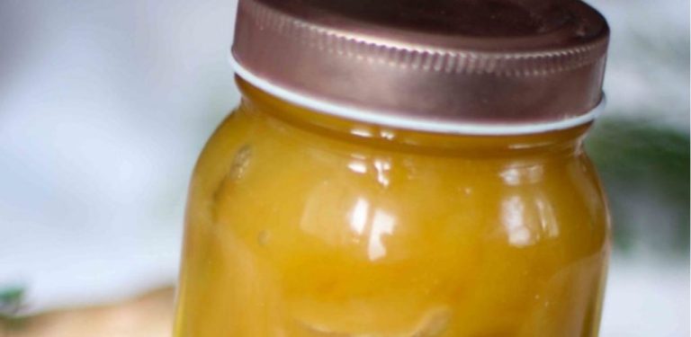 Recept na kašel, bolest v krku nebo bronchitidu. Smíchejte tymián, med a citron.