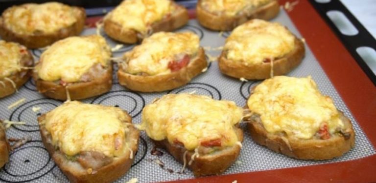 Chutné k snídani. Kotlety na chlebu s křupavou kůrkou