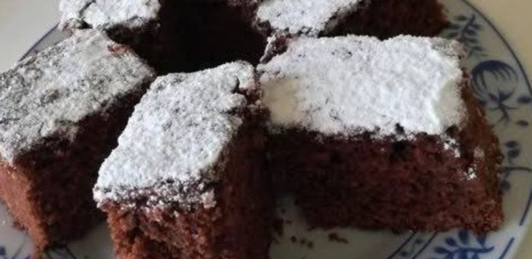Jednojajčkový kakaový – nejjednodušší míchaný dort