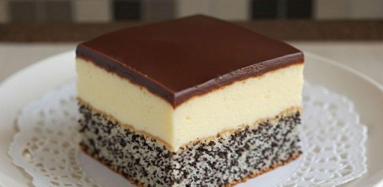 Recept, který si získá celou rodinu. Makový dort s vanilkovou krémovou náplní.