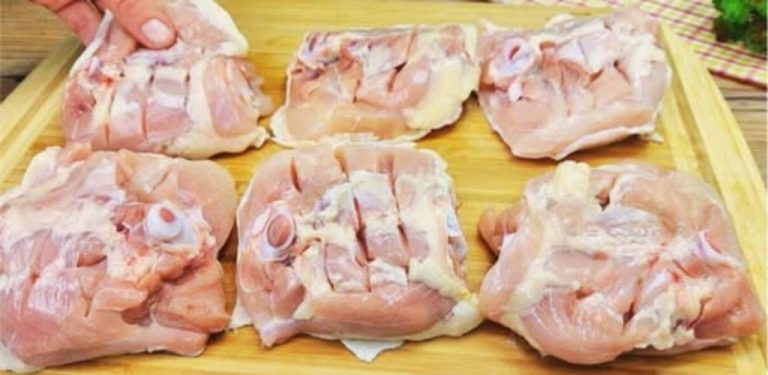 Kuřecí stehýnka po americky — rychle připravíme na pánvi a chutnají jako z grilu!