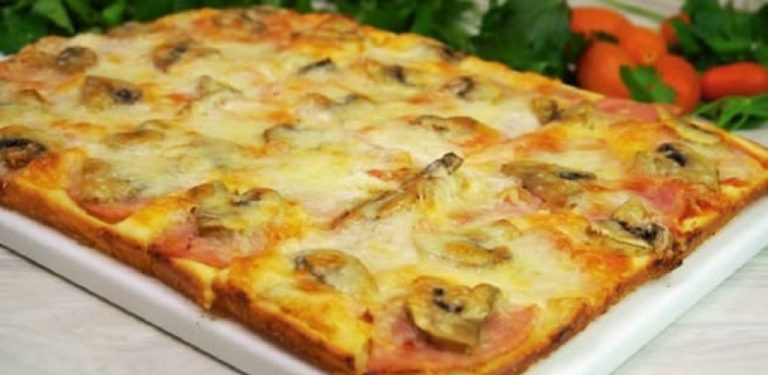 Úžasná pizza na tekutém těstě: vždycky mám doma kefír, abych ji mohla připravit.