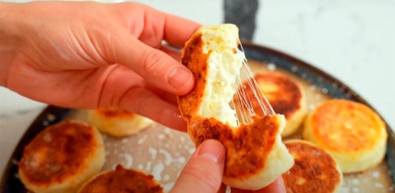 Připravuji neobvyklé slané sýrové placky k snídani a všichni moji blízcí jsou nadšení. Nejlepší snídaně pro celou rodinu!