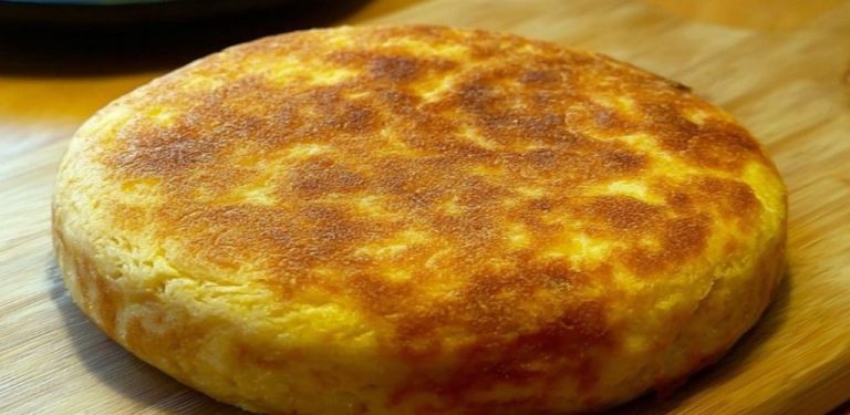 Nemáte troubu? Nemáte vejce? Nemusíte hnětet? Ano, i tak je tento chléb z pánve měkký a má zlatavé, křupavé okraje
