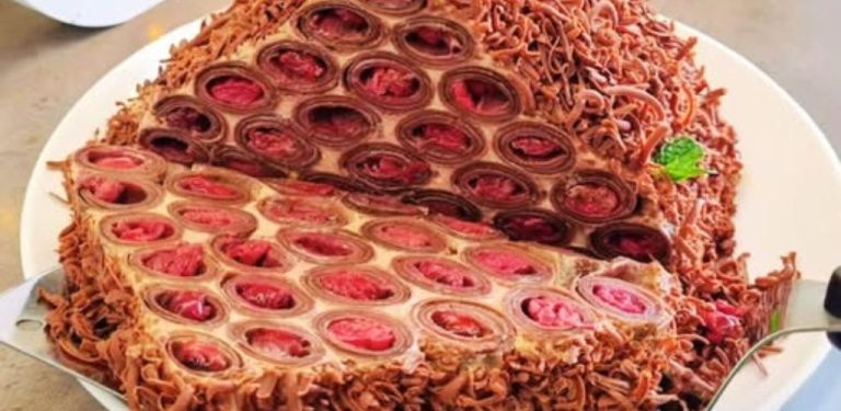 Čokoládové palačinky s třešňovou náplní – to je láska!