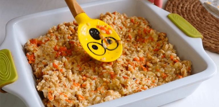 Co dělat, když se uvaří příliš mnoho rýže? K večeři bude chutná zapékaná rýže s mletým masem. Tenhle recept prostě miluju