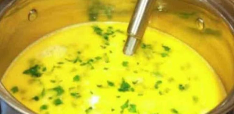 Jak připravit tu nejlepší polévku Ciorba Rădăuțeană – originální recept od hospodyňky z Bukoviny najdete níže