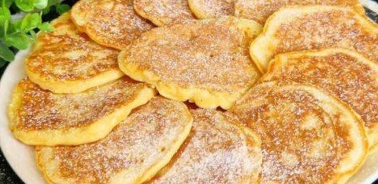 10minutový jablečný koláč – 1 vejce, 1 jablko, 2 dl mléka, 200 g mouky, trochu cukru, olej …
