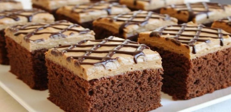 Půstový dort s krémem z instantní kávy – je voňavý, lahodný a rozplývá se na jazyku. Recept krok za krokem…