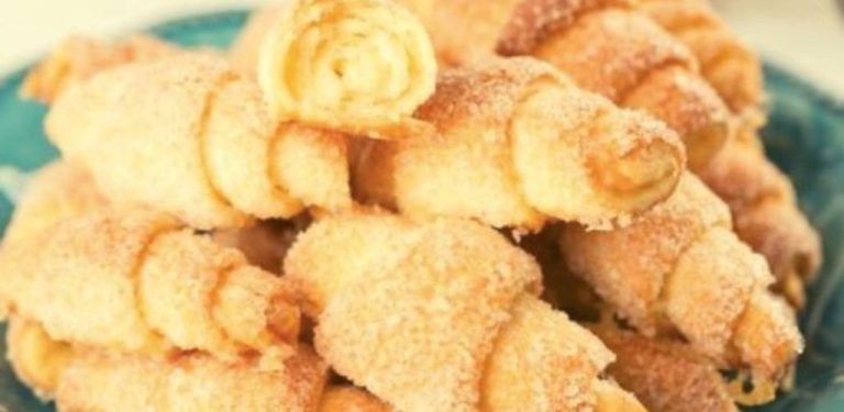 Tyto rohlíčky jsou velmi chutné i bez náplně! Jejich příprava není nijak náročná a jsou měkké a nadýchané