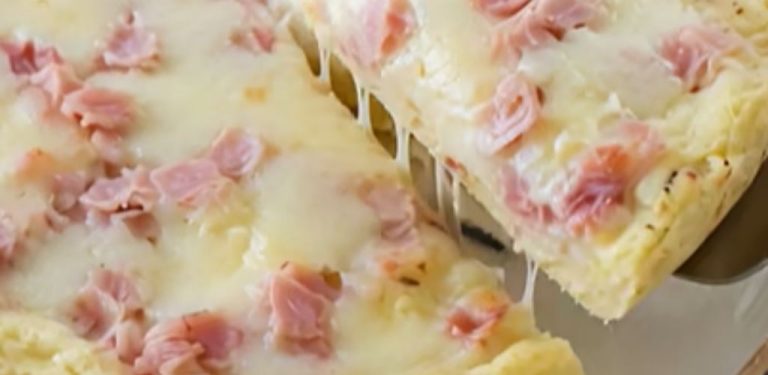 Jak připravit zapečený bramborový koláč se šunkou a mozzarellou – jednoduchý a vydatný recept
