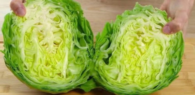 Salát z mladého zelí, který ohromí každého. Stačí přidat jednu ingredienci a chuť se stane jemnější