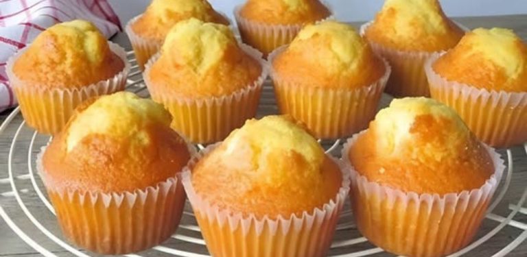 Nadýchané muffiny, které se rozplývají na jazyku – lahodný dezert za 15 minut!