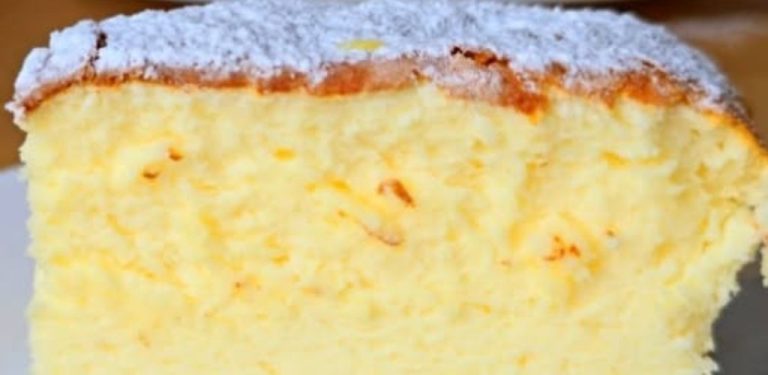 Představte si dort, který je lehký jako obláček! Tato lahodná pochoutka se překvapivě snadno připravuje a každému setkání dodá nádech elegance. Byla jsem nadšená, jak nadýchaný a lákavý se nakonec povedl. Je ideální pro chvíle, kdy máte chuť na sladký, ale zároveň vzdušný dezert.