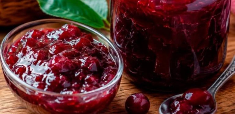 Tajemství dokonale hustého višňového džemu: přidávám jedinou ingredienci a výsledek mě pokaždé mile překvapí