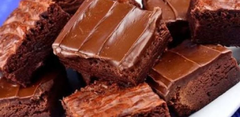 Brownie s příchutí kávy a čokoládovou polevou – recept pro opravdové gurmány!