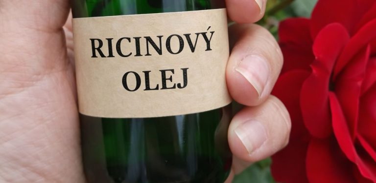 Lahvičku ricinového oleje jsem chtěla vyhodit. Dnes bez něj o své růže nepečuji