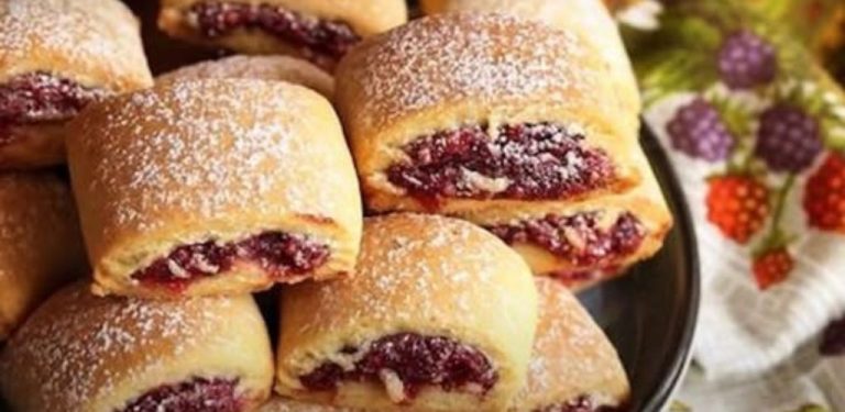 Dokud mám v mrazáku ovoce, peču tyhle křehké sušenky. Jsou voňavé, jednoduché a zmizí ze stolu během chvilky