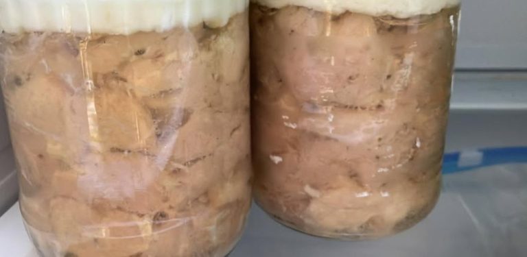 Domácí vepřové maso ve sklenicích: poctivá zásoba, která se vždy hodí