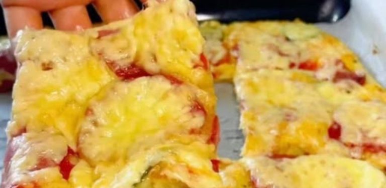 Rychlá pizza z kefírového těsta bez droždí – hotová za pár minut a vždy se povede