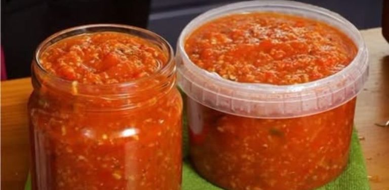 Domácí ajvar? Ne – poctivá domácí adžika z rajčat a paprik na zimu