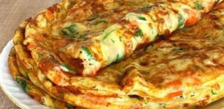 Slané snídaňové placky se zeleninou a sýrem: jednoduchý recept pro celou rodinu